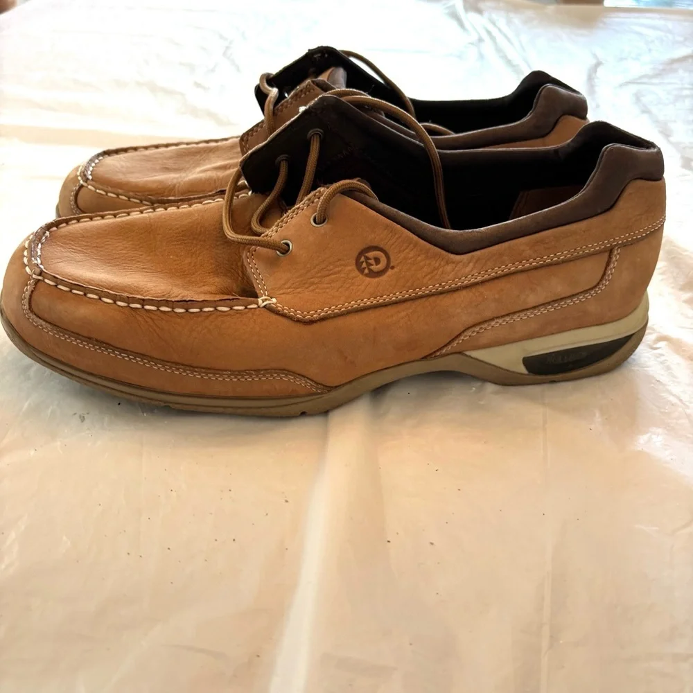 Dunham Captains boat shoes casual leather tan. SZ 10 E Worn Once indoors.